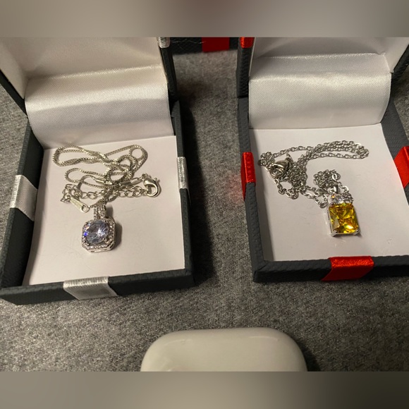 Silver plated gemstone pendant necklaces, 2 pieces with gift boxes - Picture 1 of 6